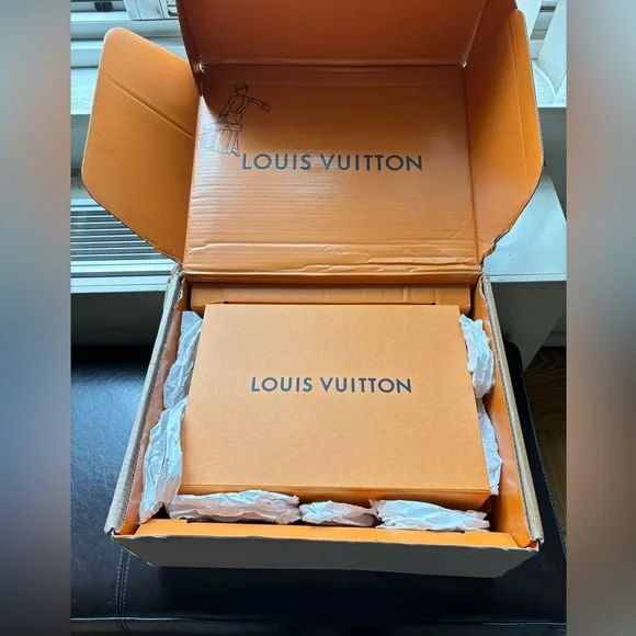 LV gift box, LV shipping box, ribbon, gift message envelope More sizes available - Picture 2 of 6